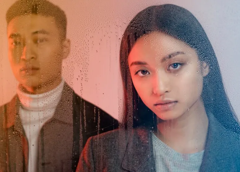 Managing intense grief in layers through therapeutic relationships